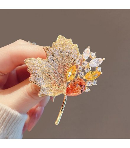 XSB110 - Golden Maple Leaf Saree Brooch